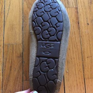 UGG MOCCASINS
